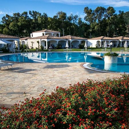 Limone Beach Resort Castiadas Exterior foto