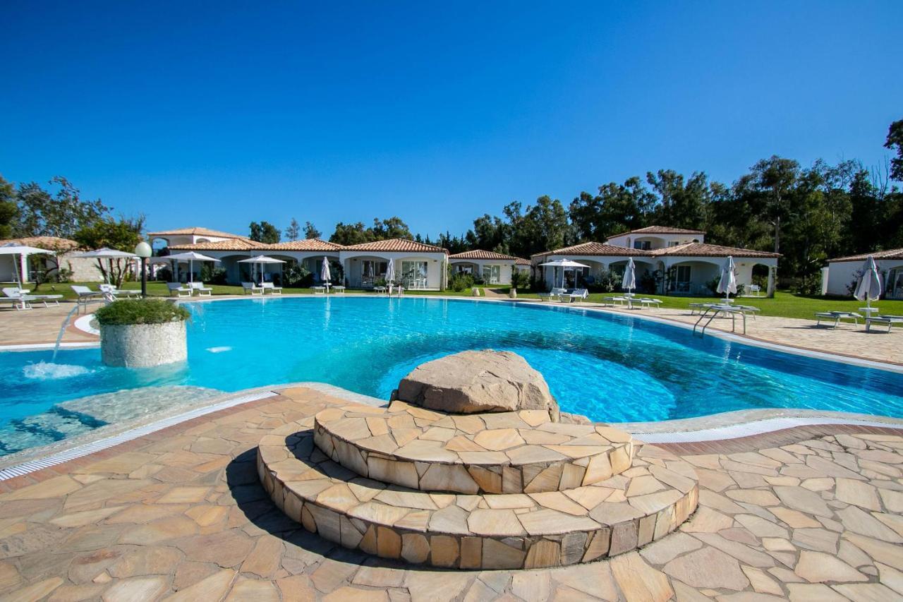 Limone Beach Resort Castiadas Exterior foto
