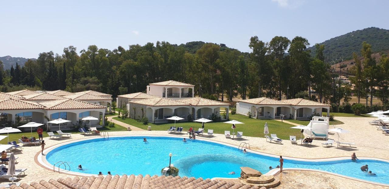 Limone Beach Resort Castiadas Exterior foto