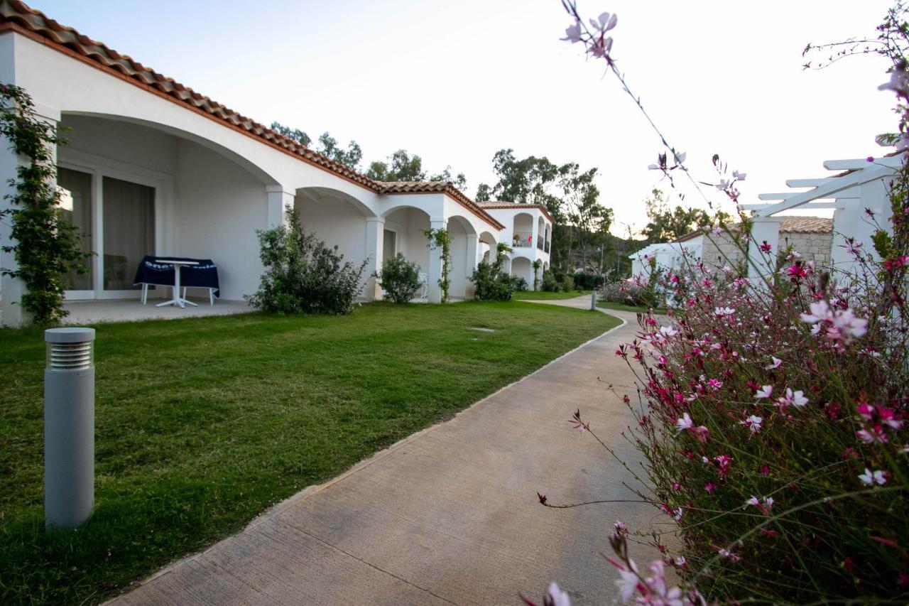 Limone Beach Resort Castiadas Exterior foto